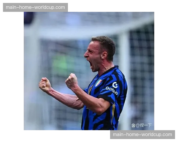 关键对位预测：国米前锋劳塔罗与那不勒斯中卫金玟哉的身体对抗将决定比赛走向。