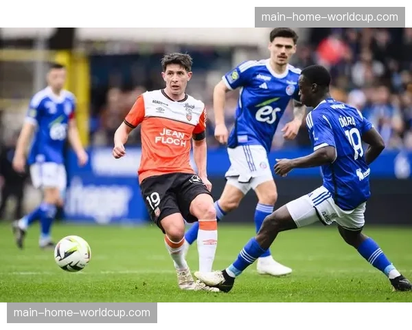 南特2-2战平斯特拉斯堡,客队两度利用定位球扳平比分 南特2-2战平斯特拉斯堡,客队两度利用定位球扳平比分